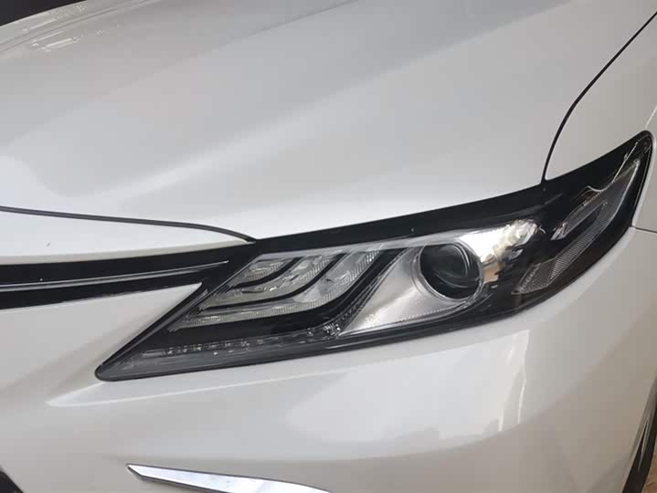 Фото 5 - Toyota Camry