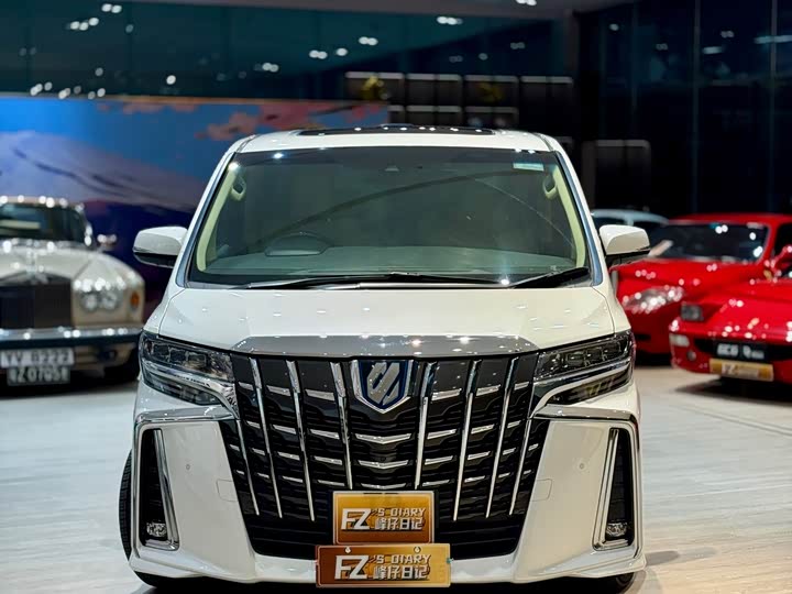 Photo 2 - Toyota Alphard