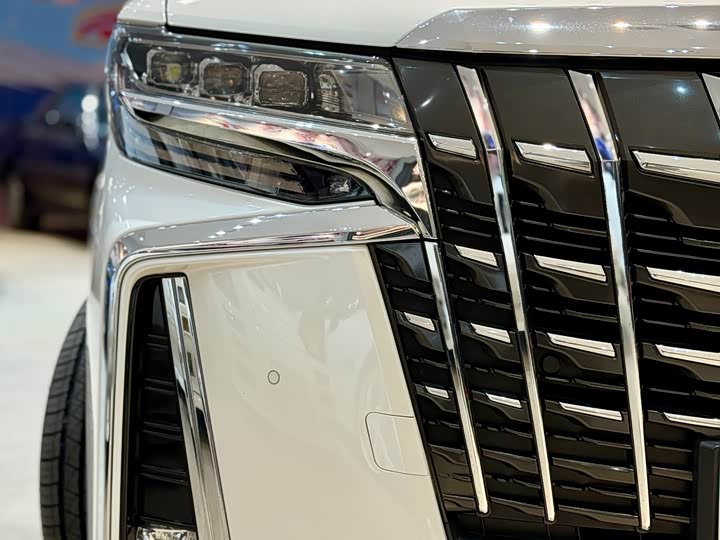 Photo 4 - Toyota Alphard