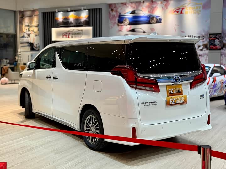 Photo 9 - Toyota Alphard