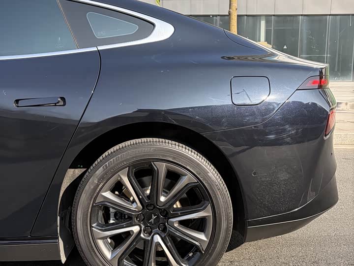 Фото 3 - XPeng P7