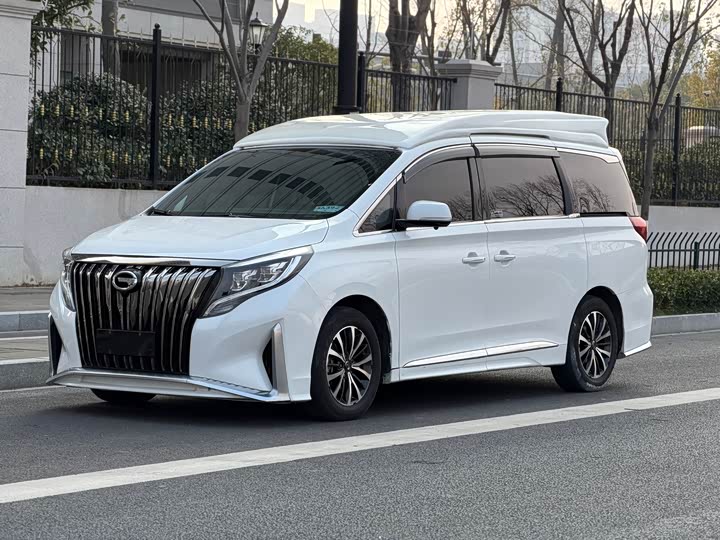 Фото 1 - GAC Trumpchi M8