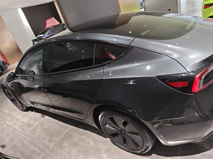 Фото 5 - Tesla Model 3