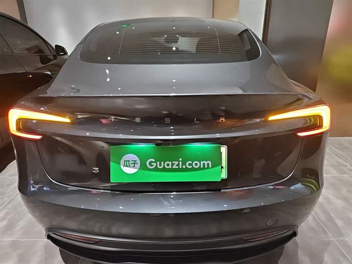 Фото 6 - Tesla Model 3