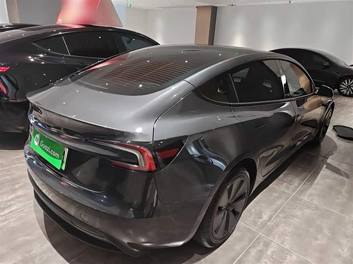 Фото 7 - Tesla Model 3