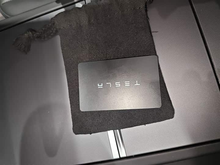 Фото 9 - Tesla Model 3