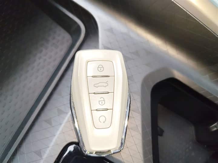 Фото 9 - Geely Preface