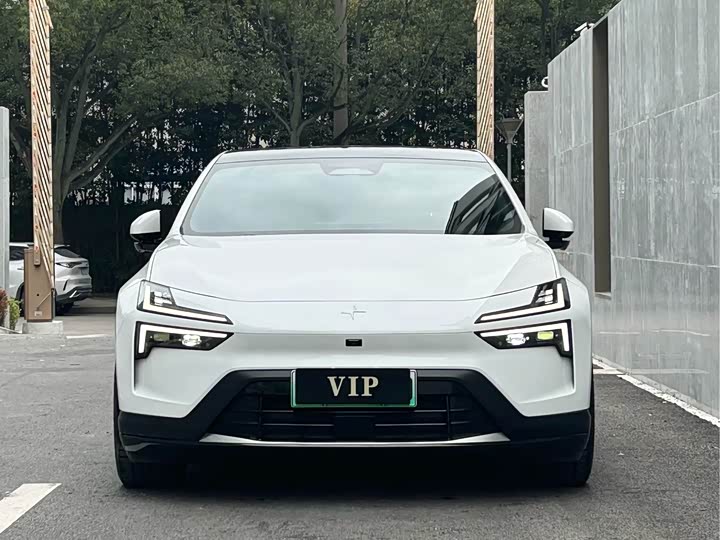 Фото 2 - Polestar 4