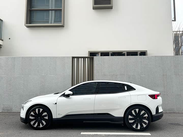 Фото 5 - Polestar 4