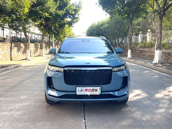 Фото 2 - LiXiang One