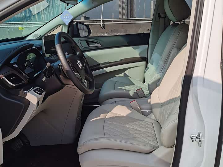 Фото 4 - Buick GL8 ES