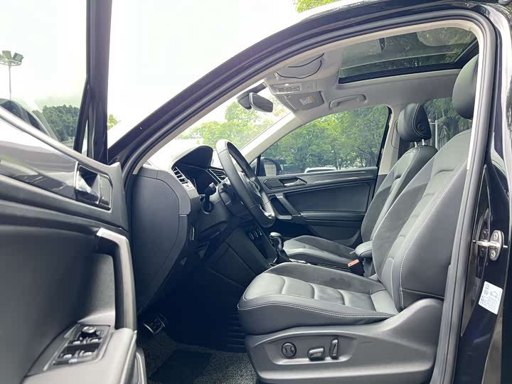 Фото 5 - Volkswagen Tiguan L Pro