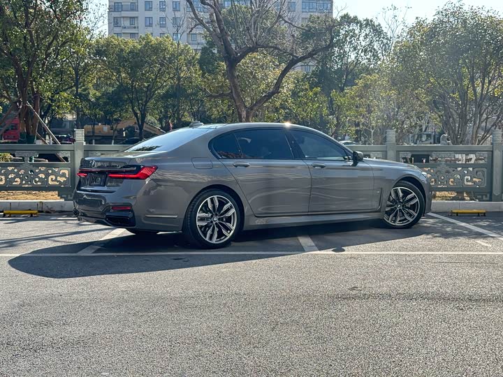 Фото 4 - BMW 7 Series