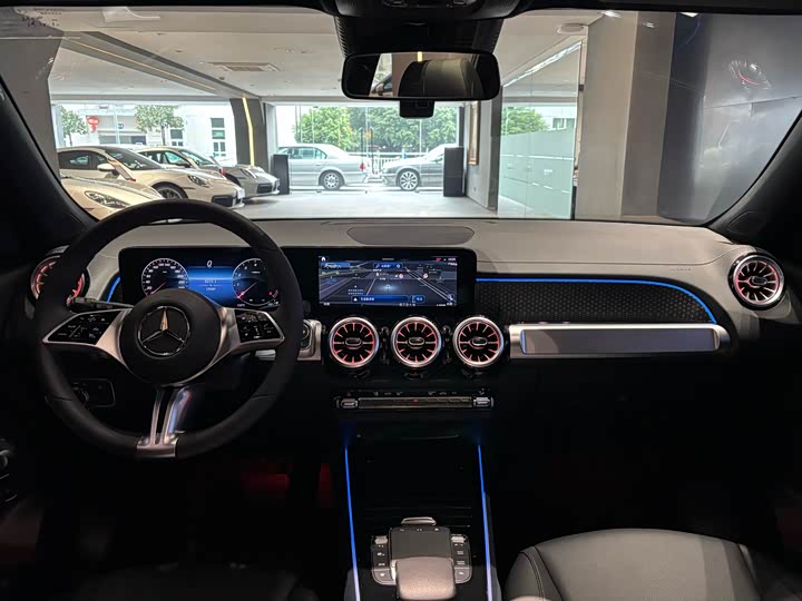 Фото 9 - Mercedes-Benz GLB-Class