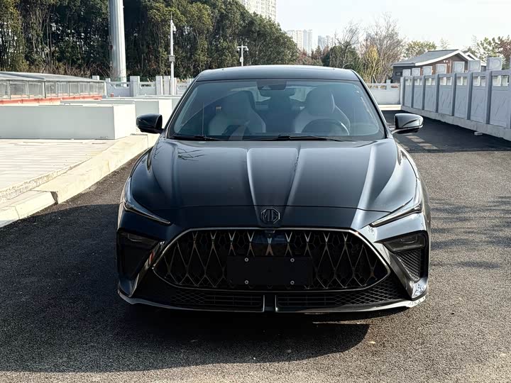 Фото 2 - MG Motor 5 Scorpio