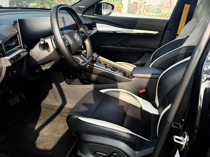 Фото 4 - MG Motor 5 Scorpio