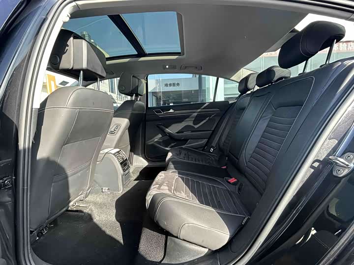 Фото 5 - Volkswagen Magotan