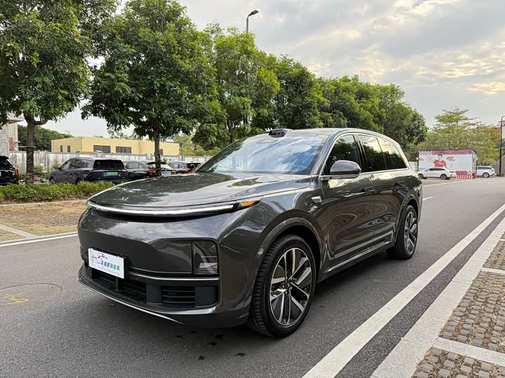 Фото 1 - LiXiang L8