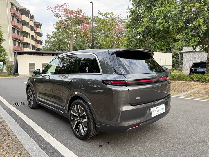 Фото 8 - LiXiang L8