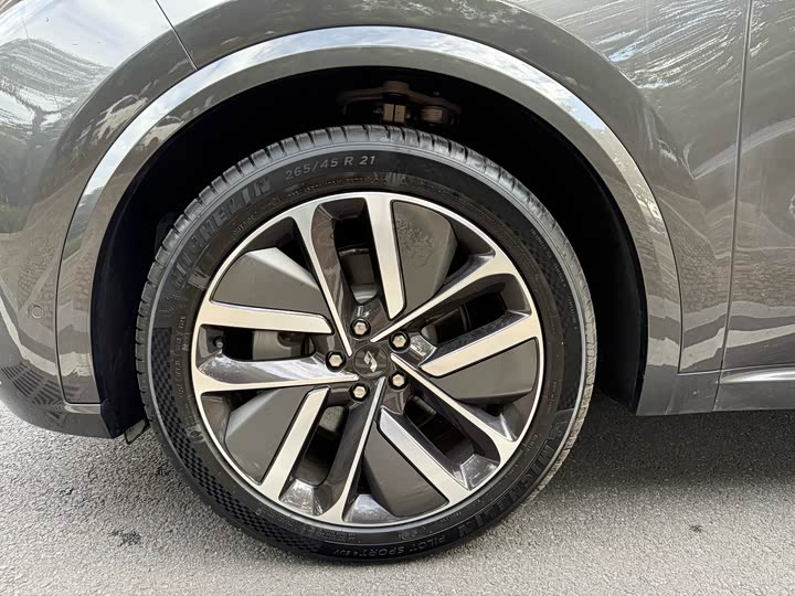 Фото 9 - LiXiang L8