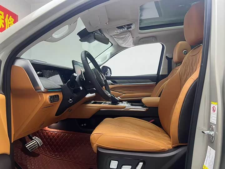 Фото 8 - Tank 500 Hybrid