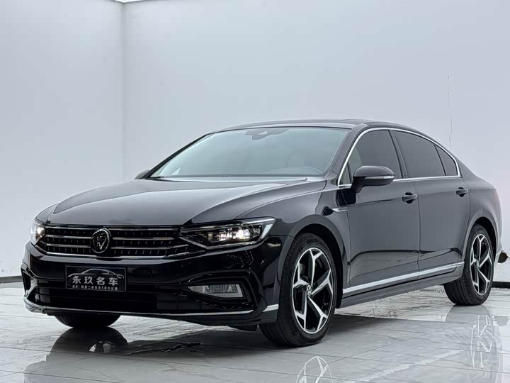 Фото 1 - Volkswagen Magotan