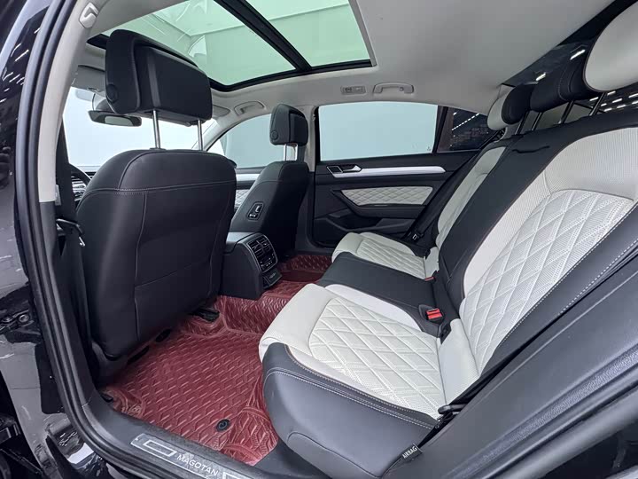 Фото 5 - Volkswagen Magotan