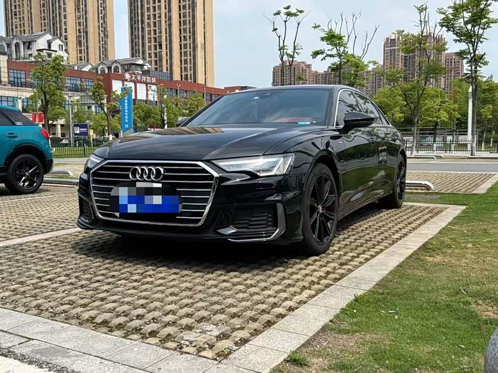 Фото 1 - Audi A6L