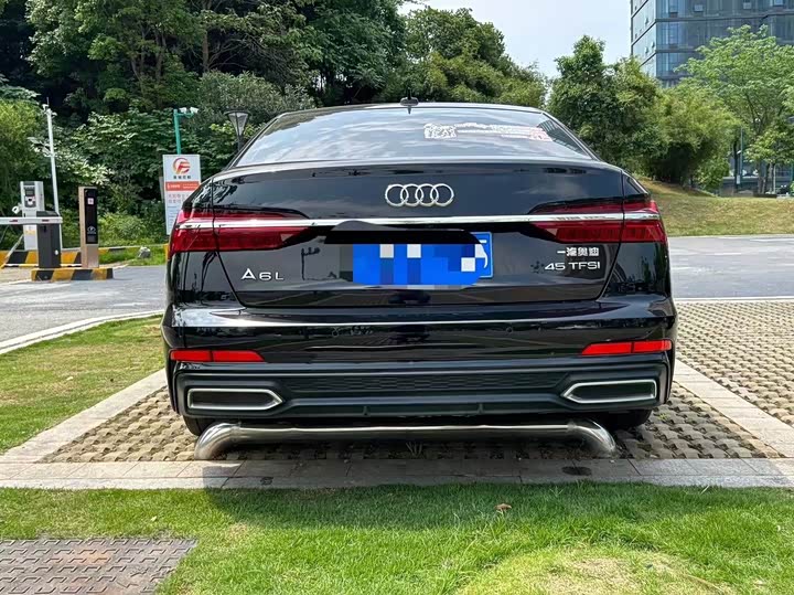 Фото 8 - Audi A6L