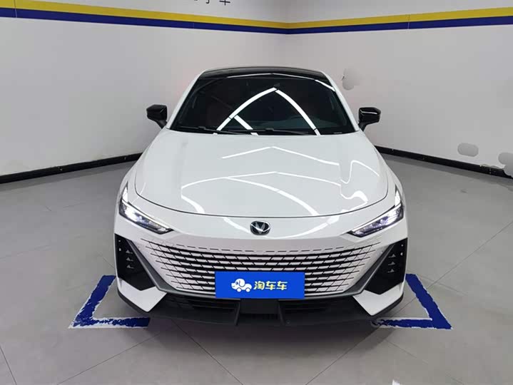 Фото 2 - Changan UNI-V