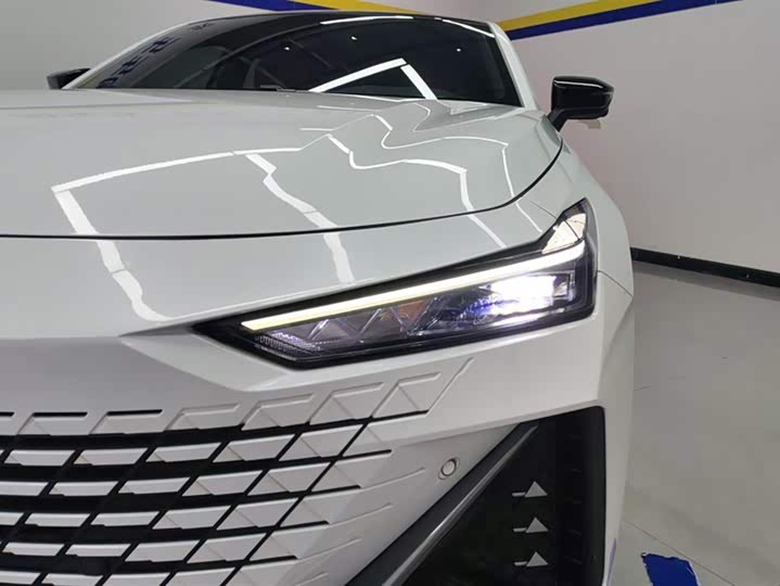 Фото 5 - Changan UNI-V