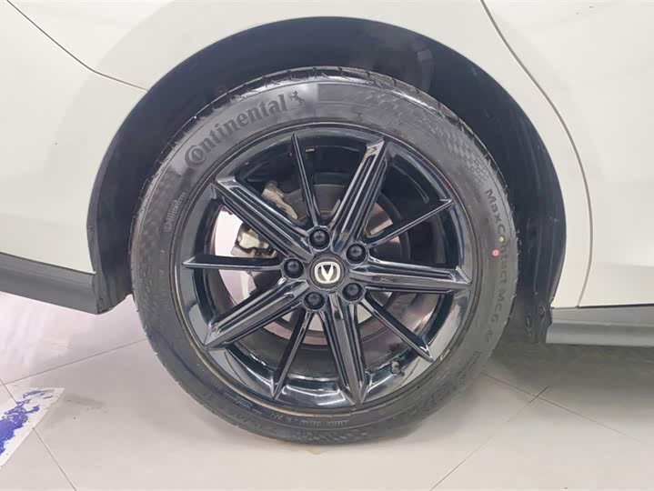 Фото 6 - Changan UNI-V