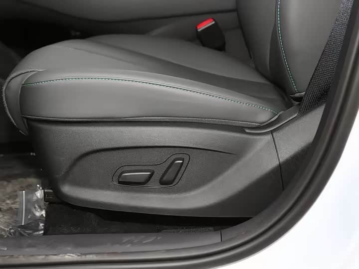 Фото 4 - BYD Yuan Plus