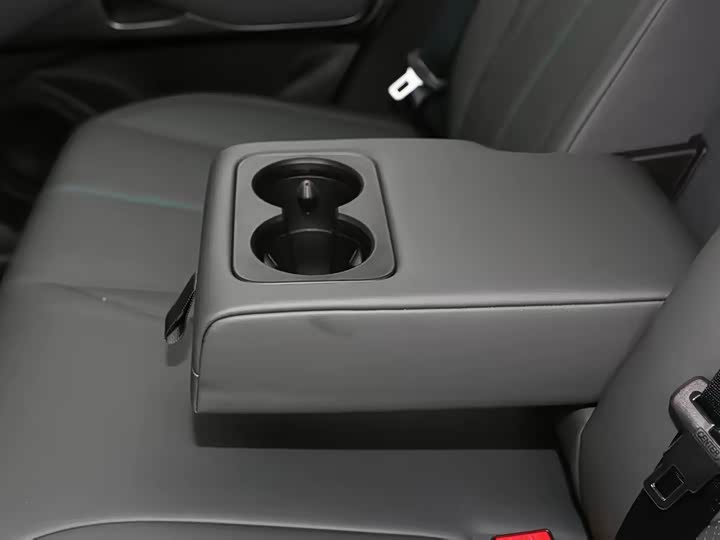 Фото 8 - BYD Yuan Plus