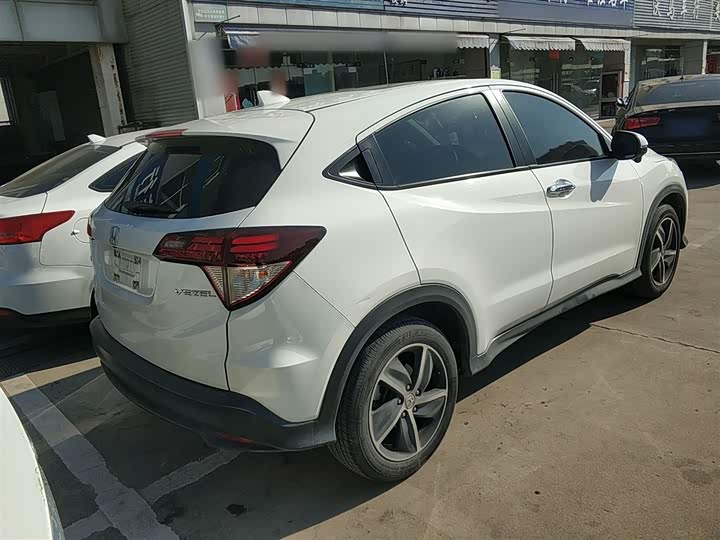 Фото 7 - Honda Vezel
