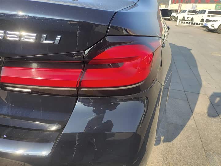 Фото 8 - BMW 5 Series