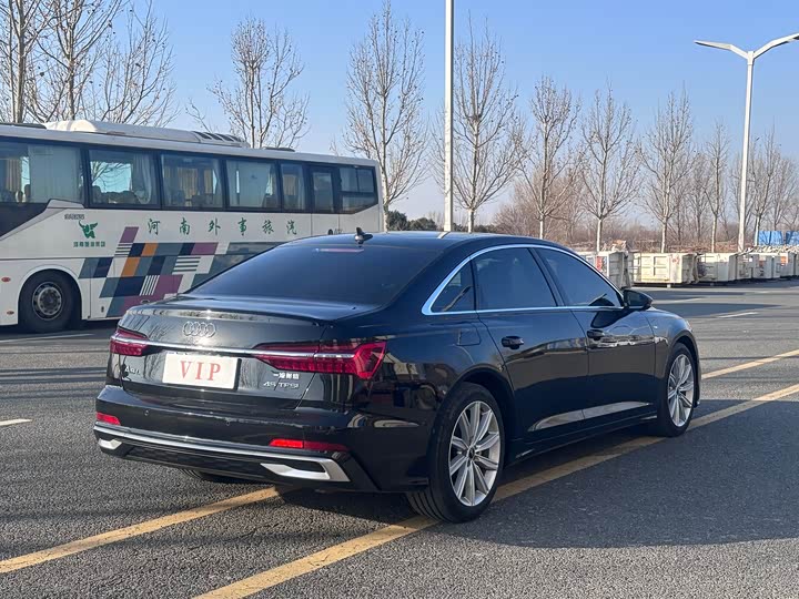 Фото 7 - Audi A6L