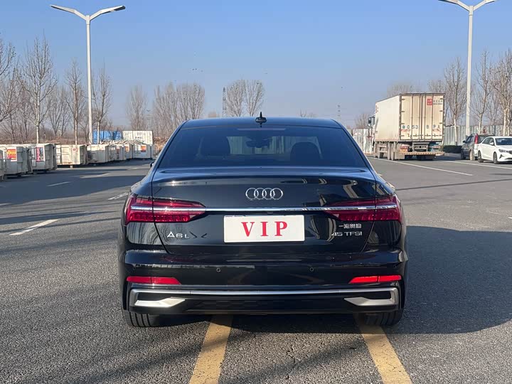 Фото 8 - Audi A6L