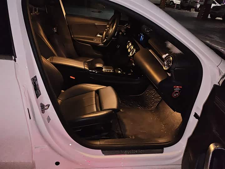 Фото 8 - Mercedes-Benz A-Class