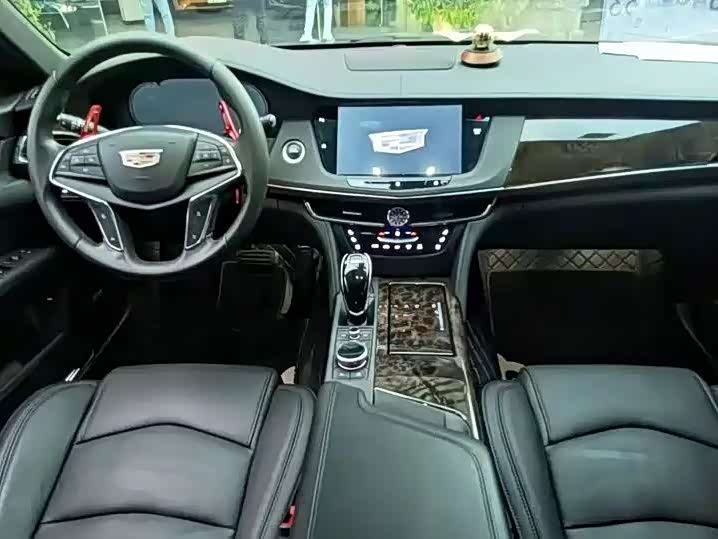 Фото 9 - Cadillac CT6