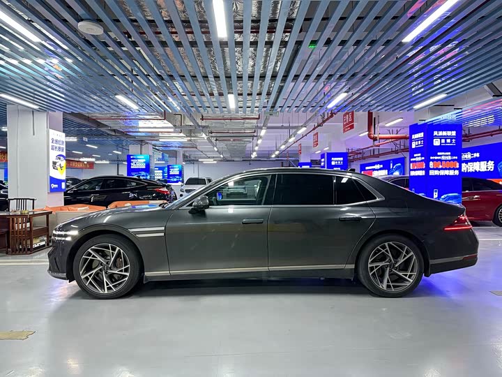 Фото 3 - Genesis G90