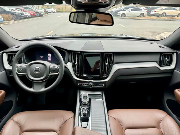 Фото 5 - Volvo XC60