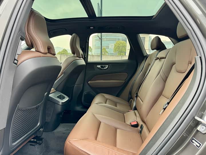 Фото 6 - Volvo XC60