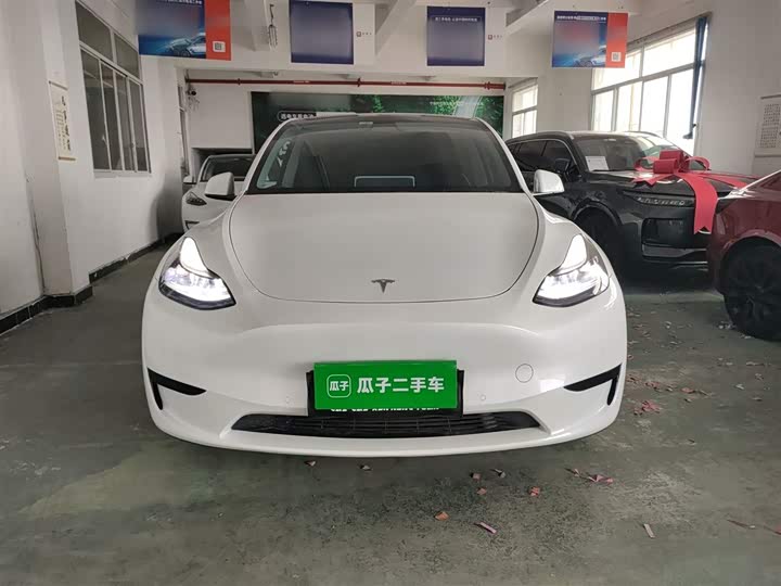 Фото 3 - Tesla Model Y