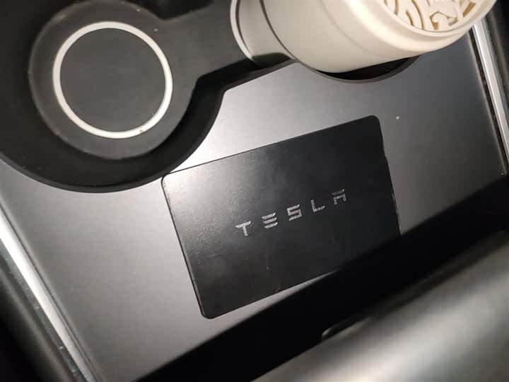 Фото 9 - Tesla Model Y