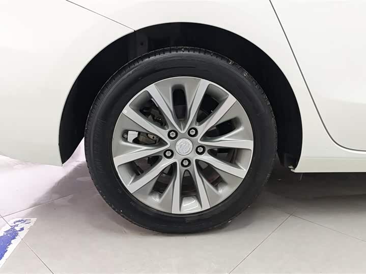 Фото 6 - Buick GL6