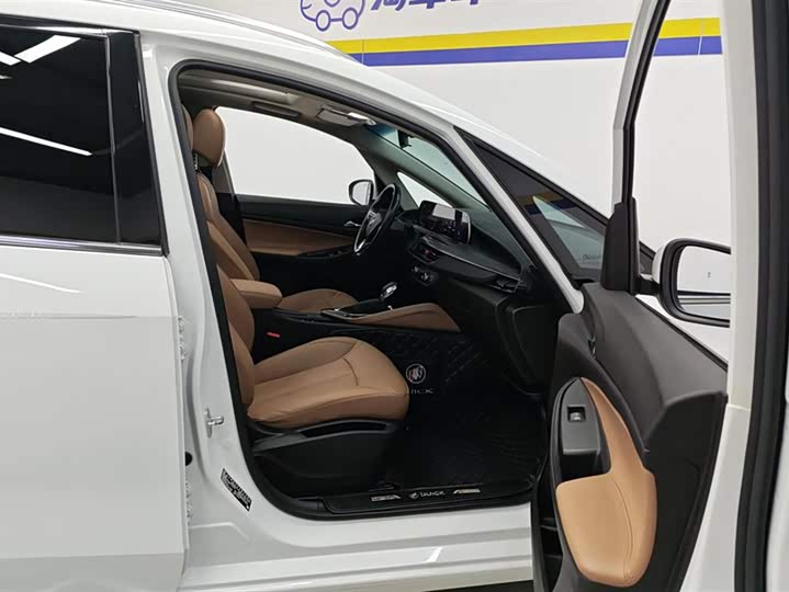 Фото 8 - Buick GL6