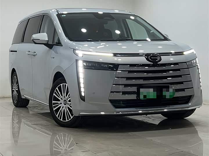 Фото 3 - GAC Trumpchi E8