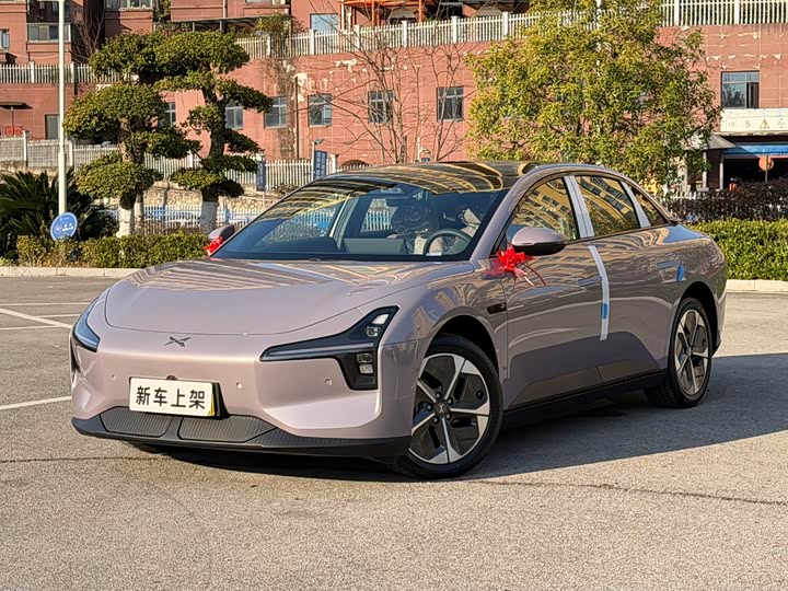 Фото 1 - XPeng Mona M03