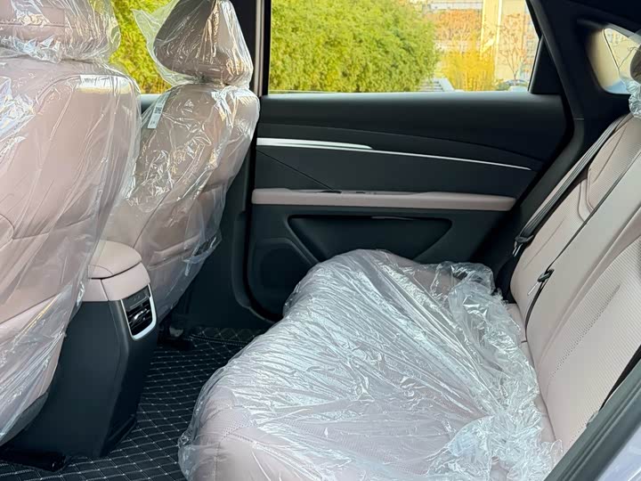 Фото 8 - XPeng Mona M03